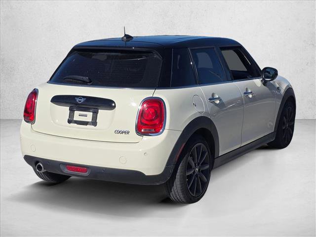 Used 2020 MINI Cooper 4-Door Hardtop image 5
