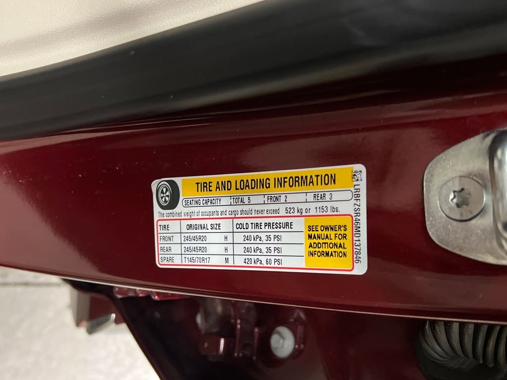 Used 2021 Buick Envision Avenir w/ Technology Package II image 29