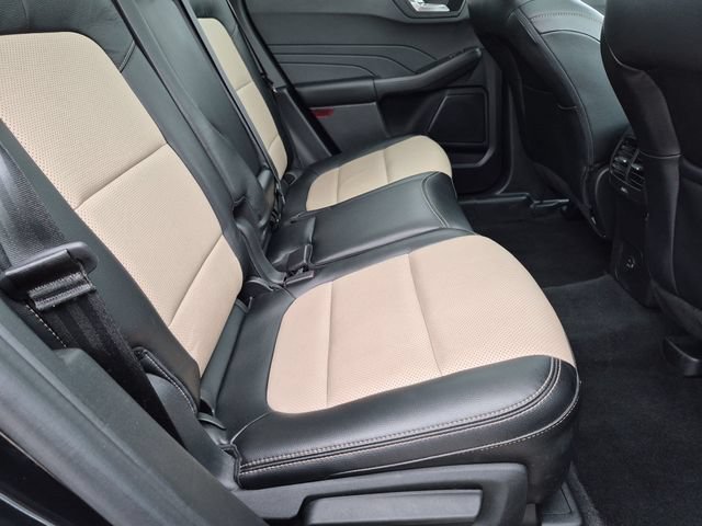 Used 2021 Ford Escape Titanium w/ Titanium Elite Package AWD/4WD image 17