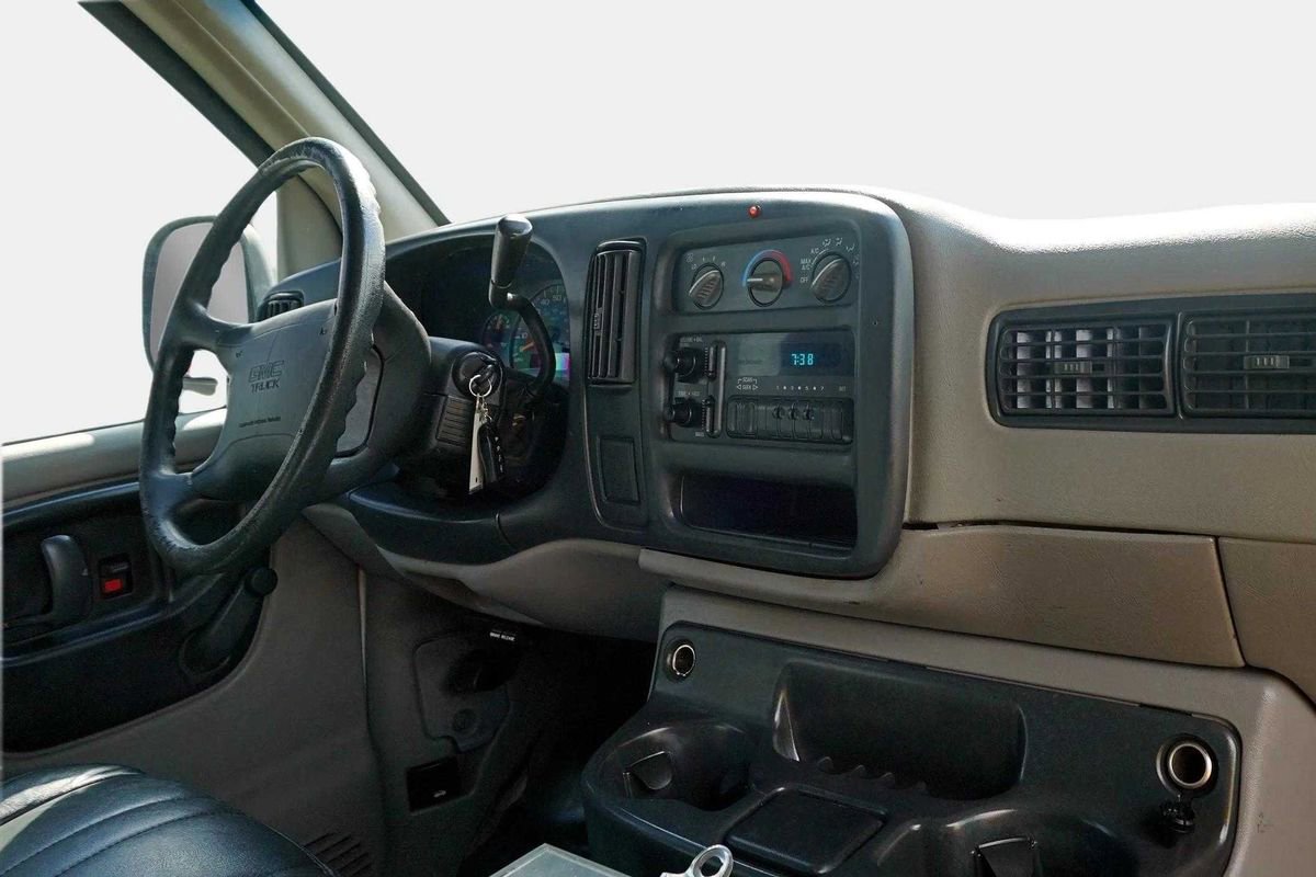 Used 1997 GMC Savana 2500 image 17