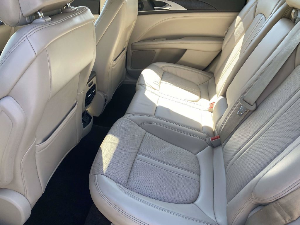 Used 2019 Lincoln MKZ Reserve FWD image 14