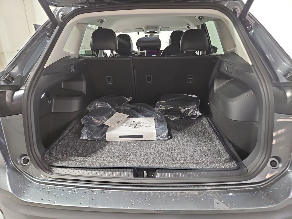 New 2026 Volkswagen Tiguan SE image 21