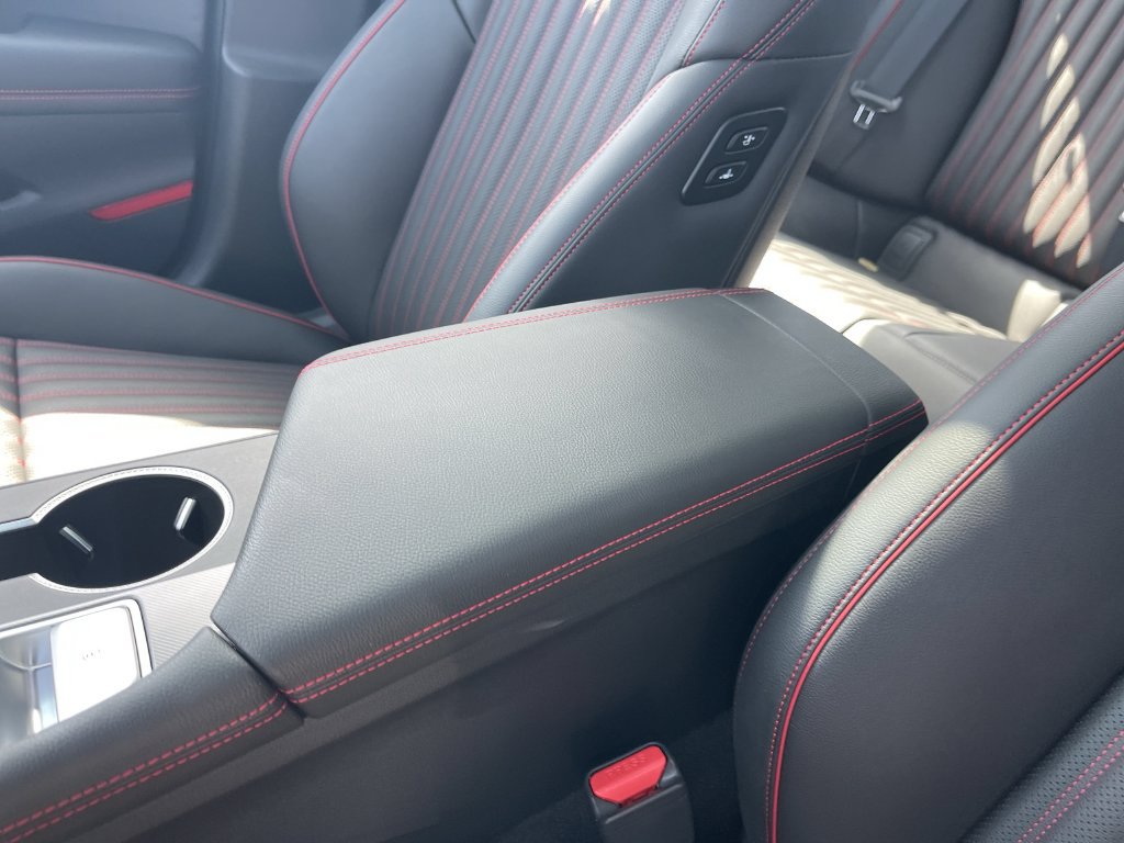 Used 2025 Genesis G70 2.5T w/ Sport Prestige Package RWD image 33
