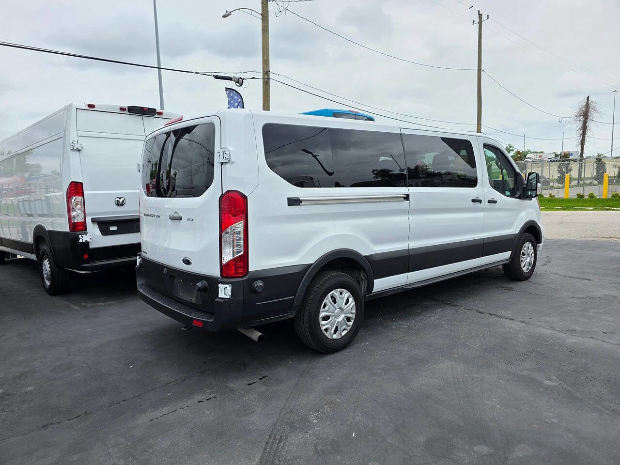 Used 2024 Ford Transit 350 XLT RWD image 6