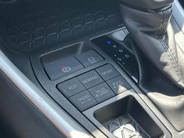 Used 2025 Toyota RAV4 XLE AWD/4WD image 26
