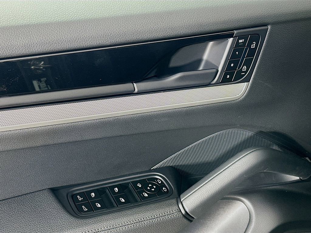 New 2025 Porsche Cayenne image 20