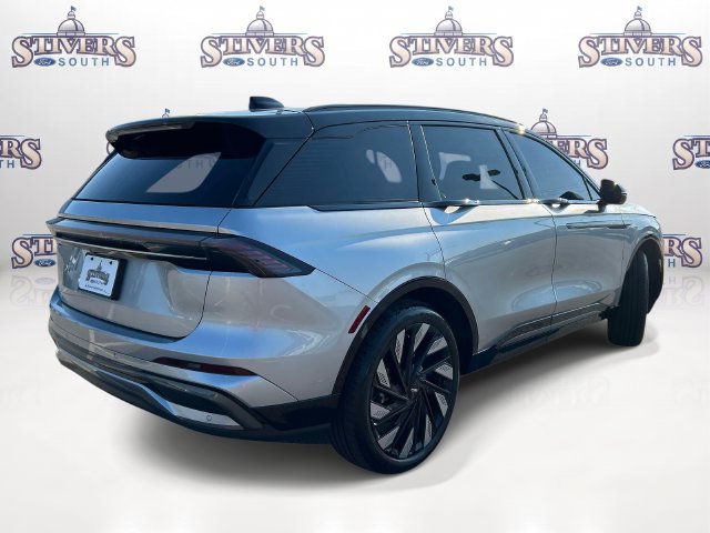 Used 2025 Lincoln Nautilus Reserve w/ Jet Appearance Package AWD/4WD image 3