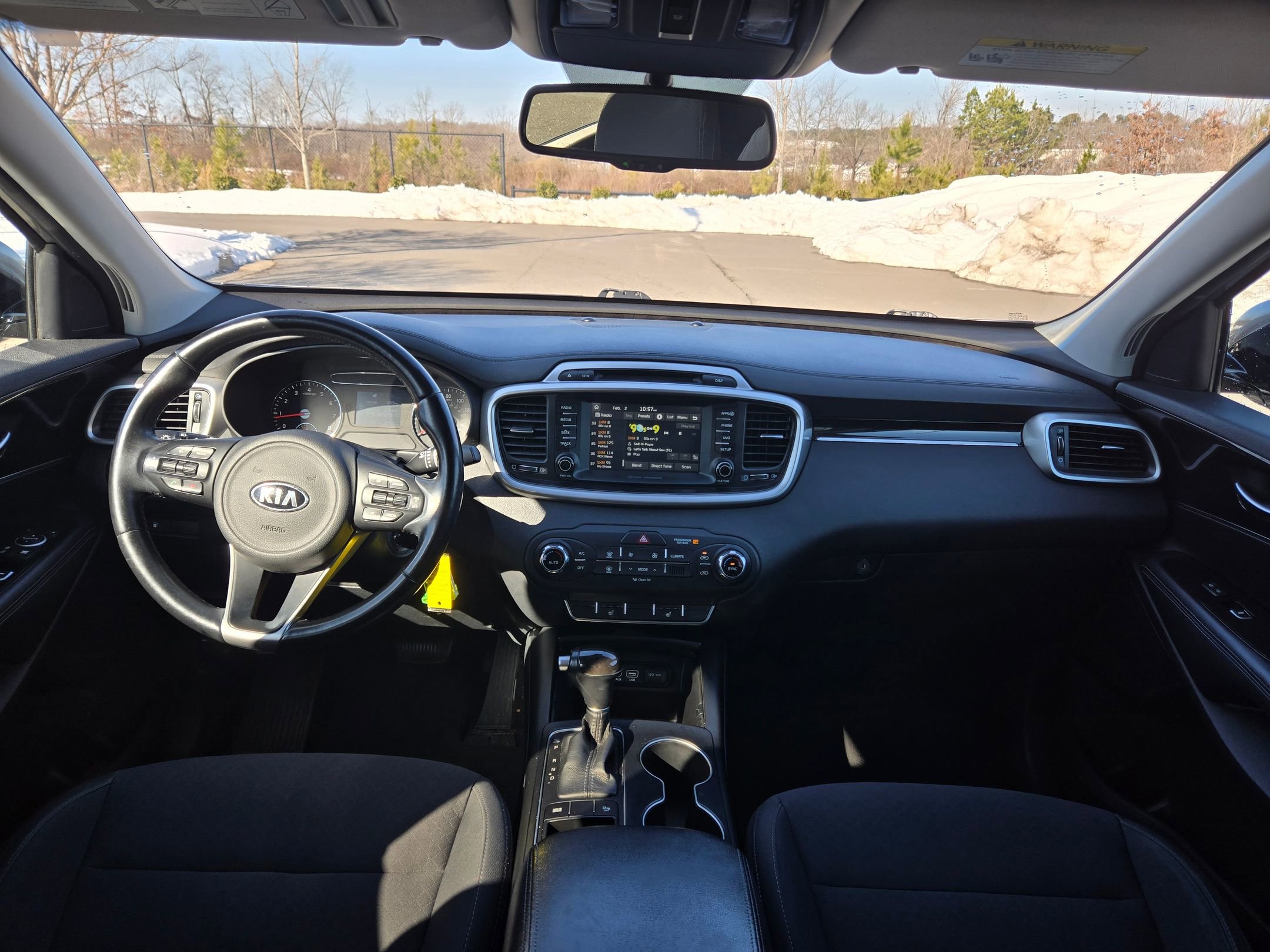 Used 2017 Kia Sorento LX w/ LX Convenience Package image 10