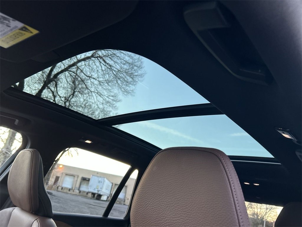 Certified 2024 Volvo XC90 B5 Plus w/ Protection Package Premier image 25