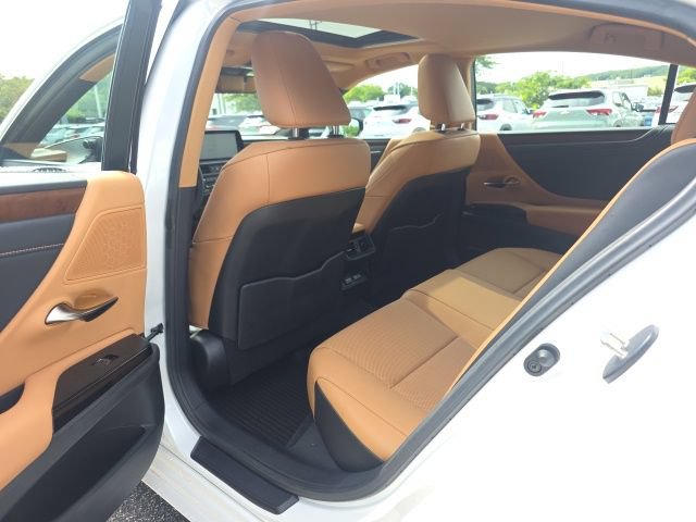 Used 2025 Lexus ES 350 w/ Premium Package FWD image 32