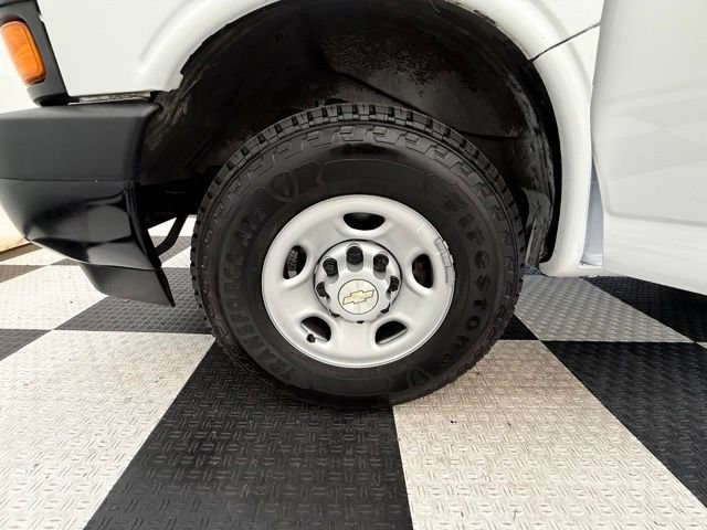 Used 2021 Chevrolet Express 2500 w/ Driver Convenience Package RWD image 9