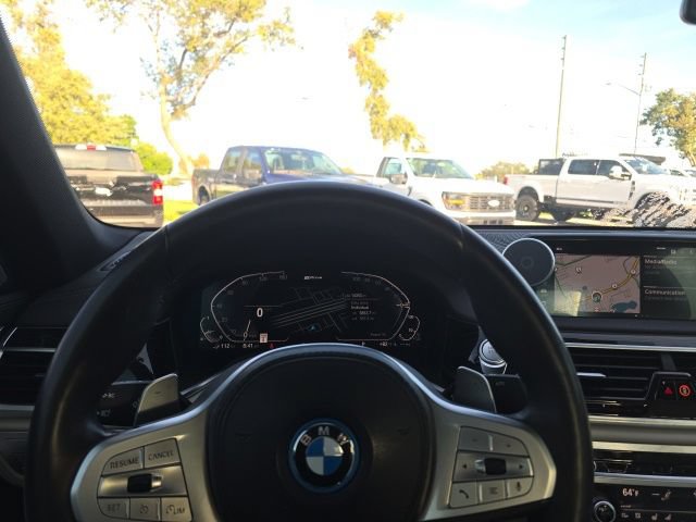 Used 2022 BMW 745e xDrive w/ M Sport Package AWD/4WD image 20
