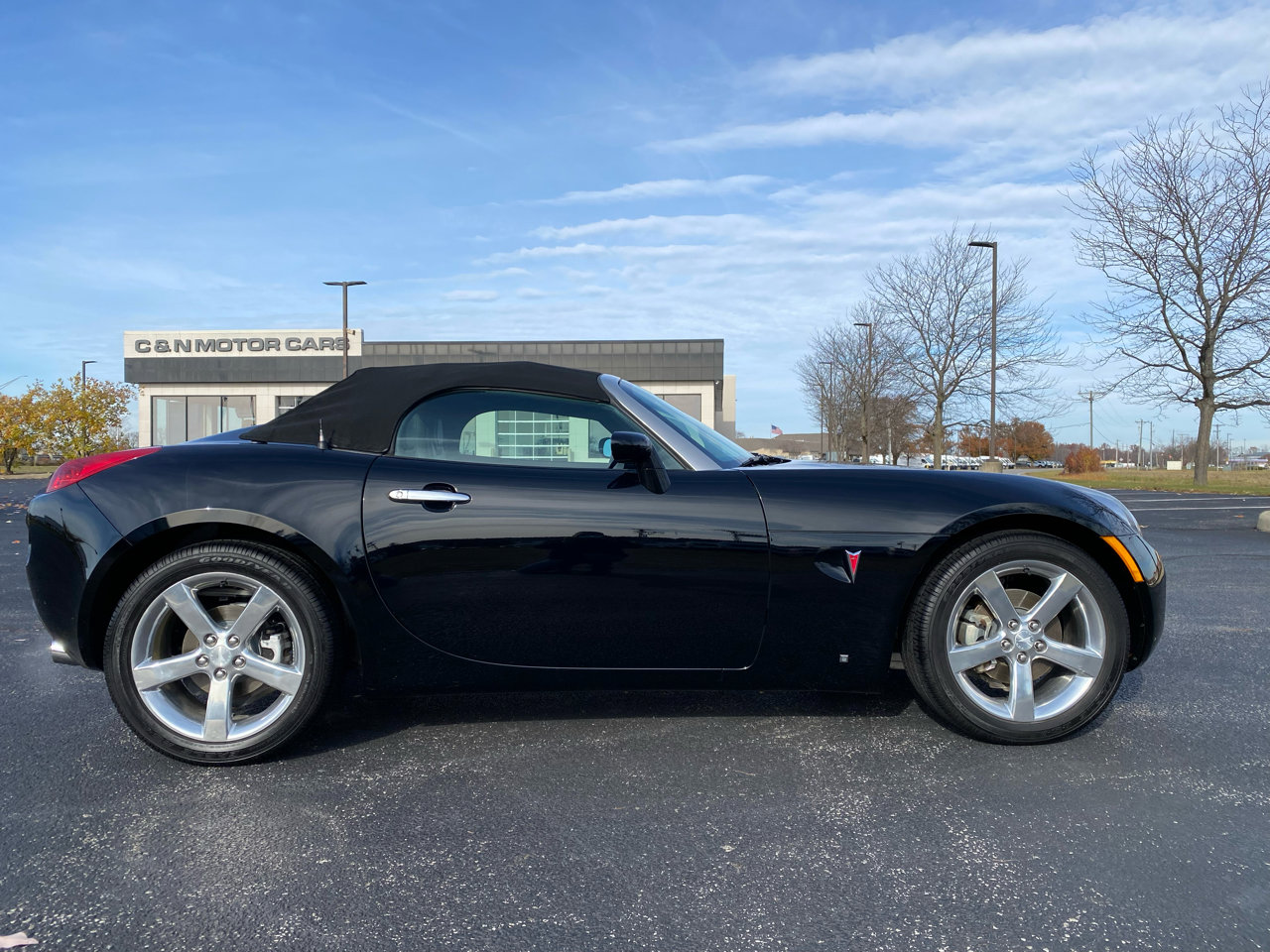 Used 2007 Pontiac Solstice Convertible w/ Premium Package image 8