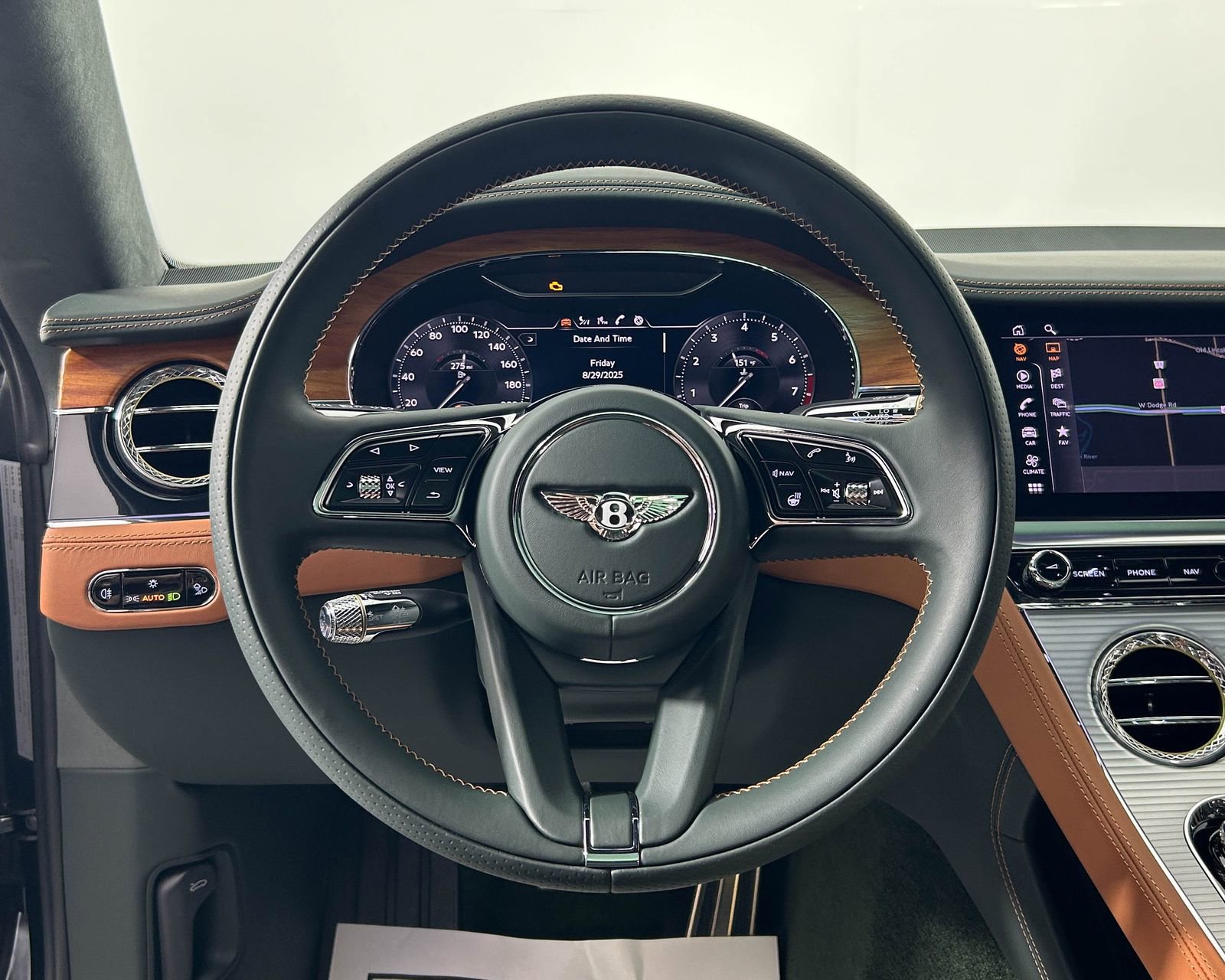 Used 2024 Bentley Continental GT V8 image 23