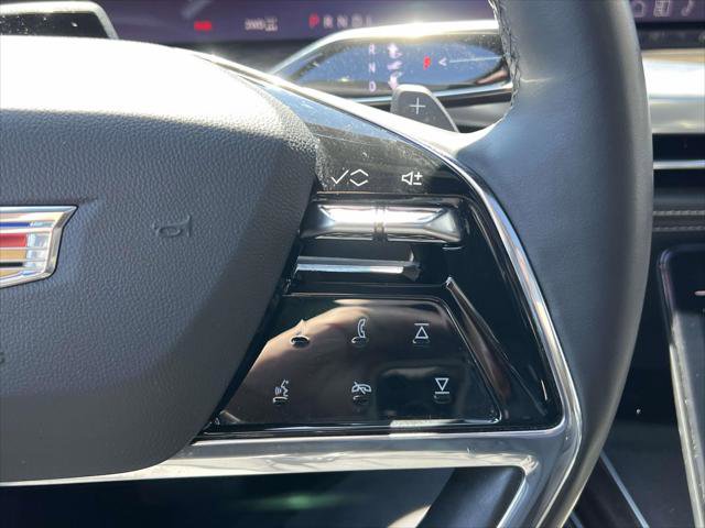 Used 2025 Cadillac Escalade ESV Premium Luxury image 26