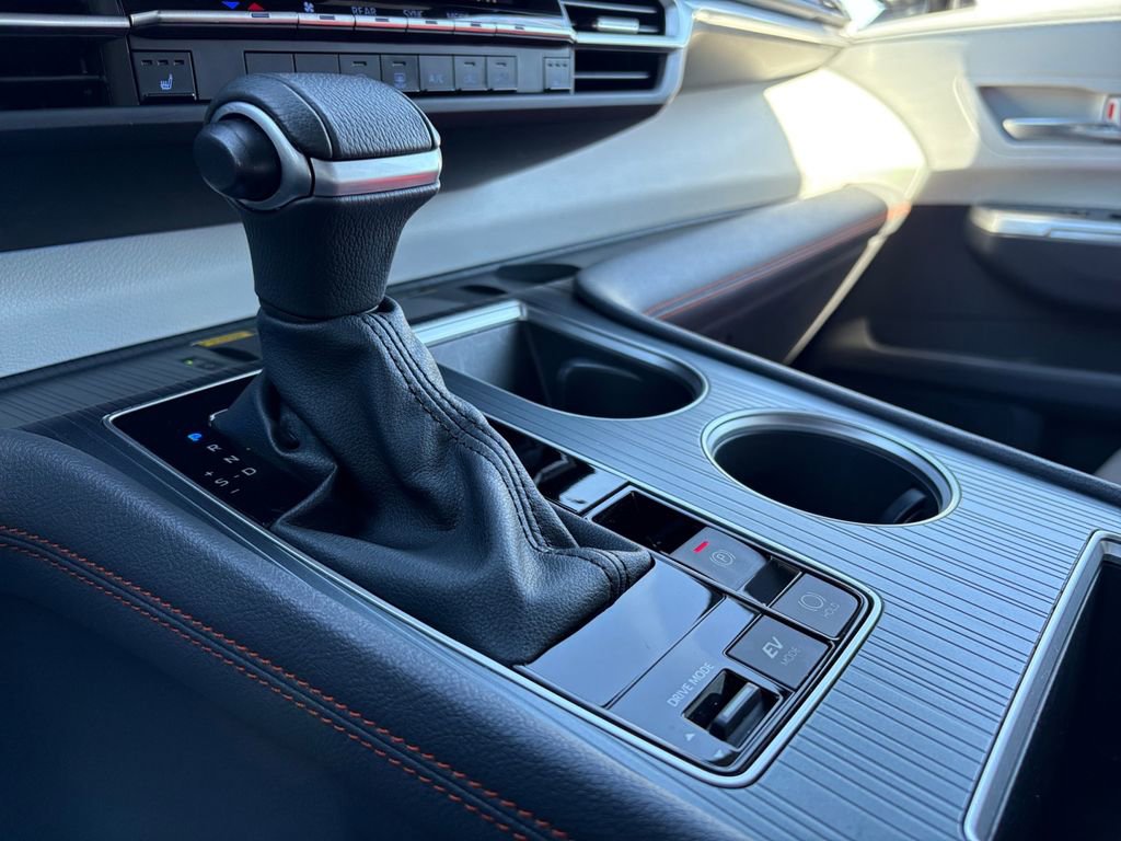 Used 2023 Toyota Sienna XSE image 31