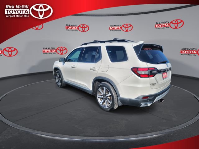 Used 2023 Honda Pilot Touring image 6