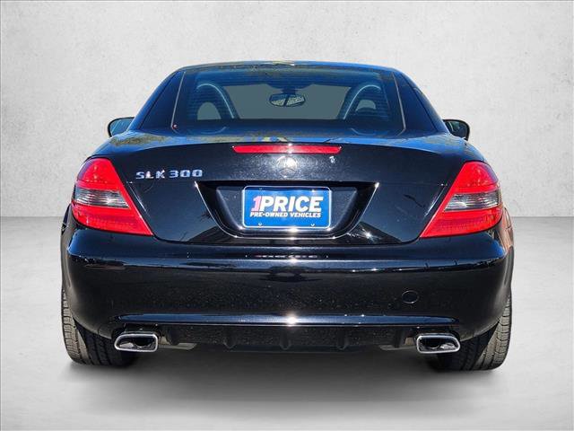 Used 2010 Mercedes-Benz SLK 300 image 7
