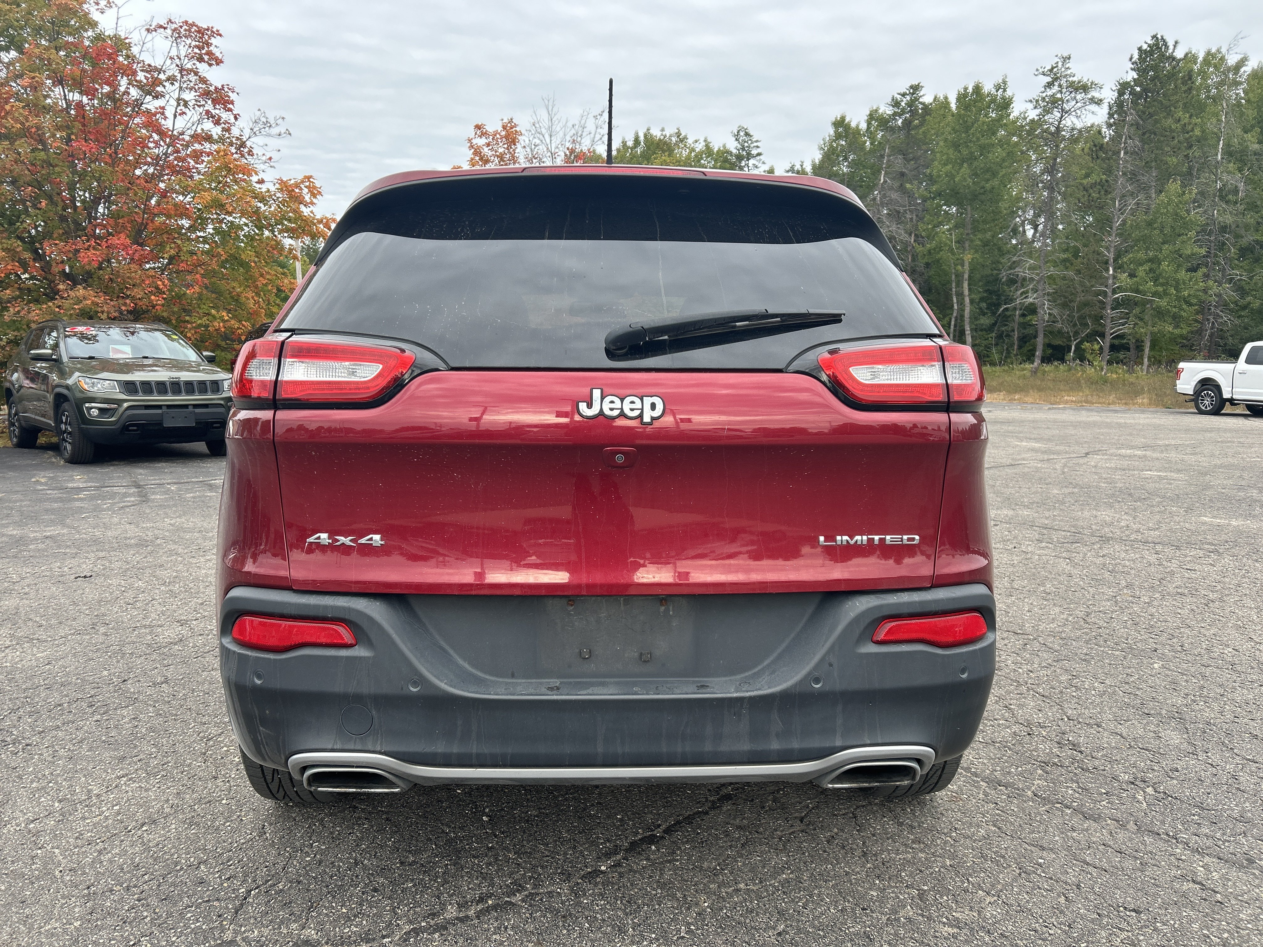 Used 2016 Jeep Cherokee Limited AWD/4WD image 5