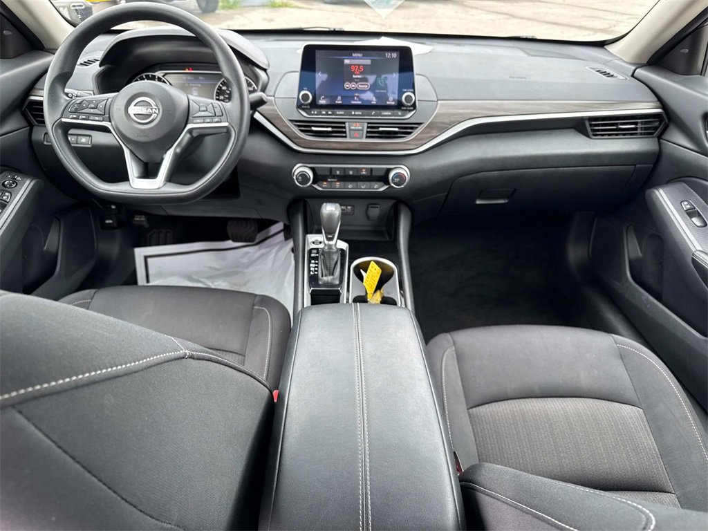 Used 2024 Nissan Altima 2.5 SV image 21