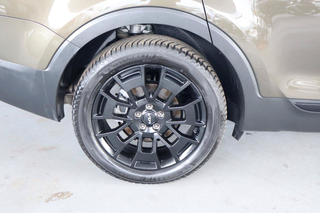 Used 2022 Kia Telluride SX w/ Nightfall Edition Package AWD/4WD image 5