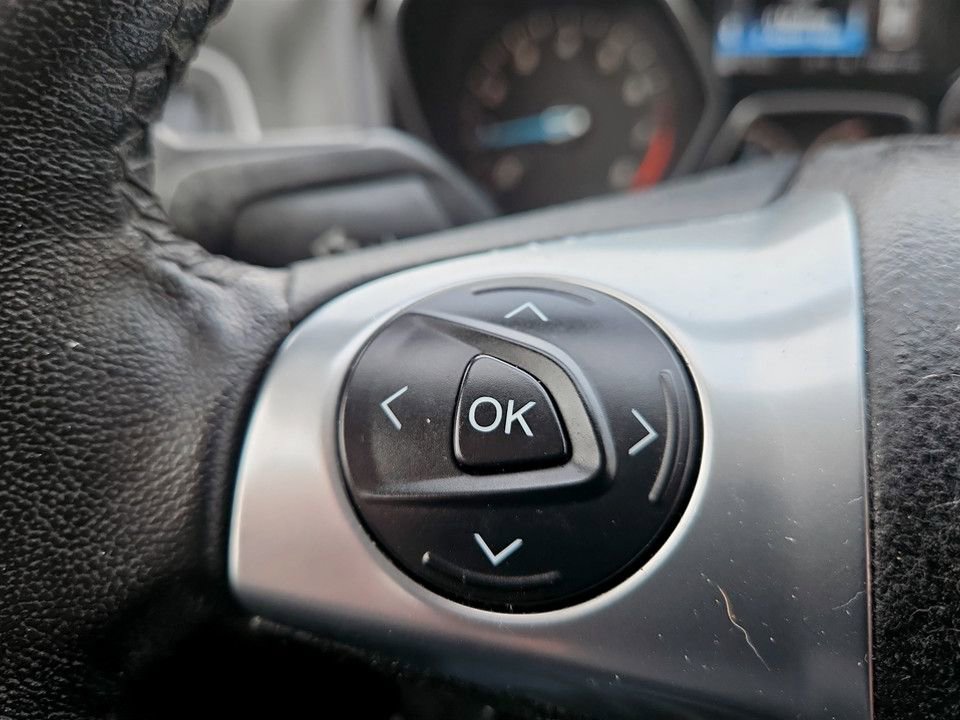 Used 2012 Ford Focus Titanium image 18