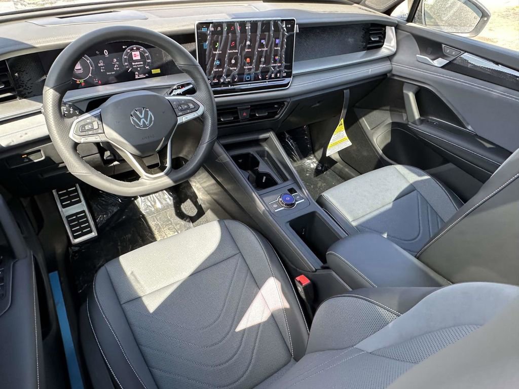 New 2026 Volkswagen Tiguan SE R-Line image 11