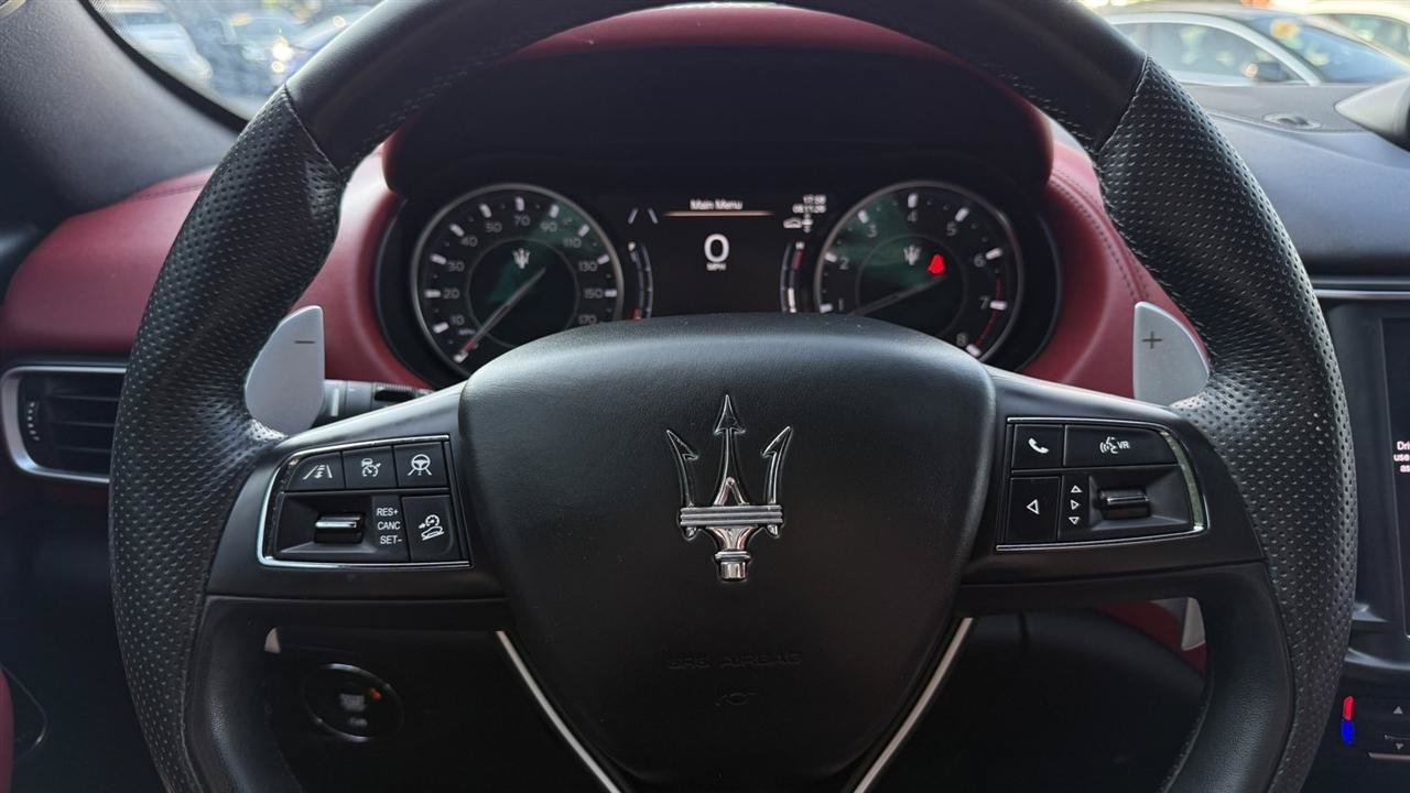 Used 2023 Maserati Levante GT AWD/4WD image 46