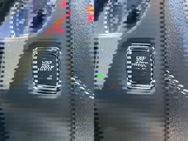 Used 2023 GMC Acadia SLE w/ Driver Convenience Package image 10