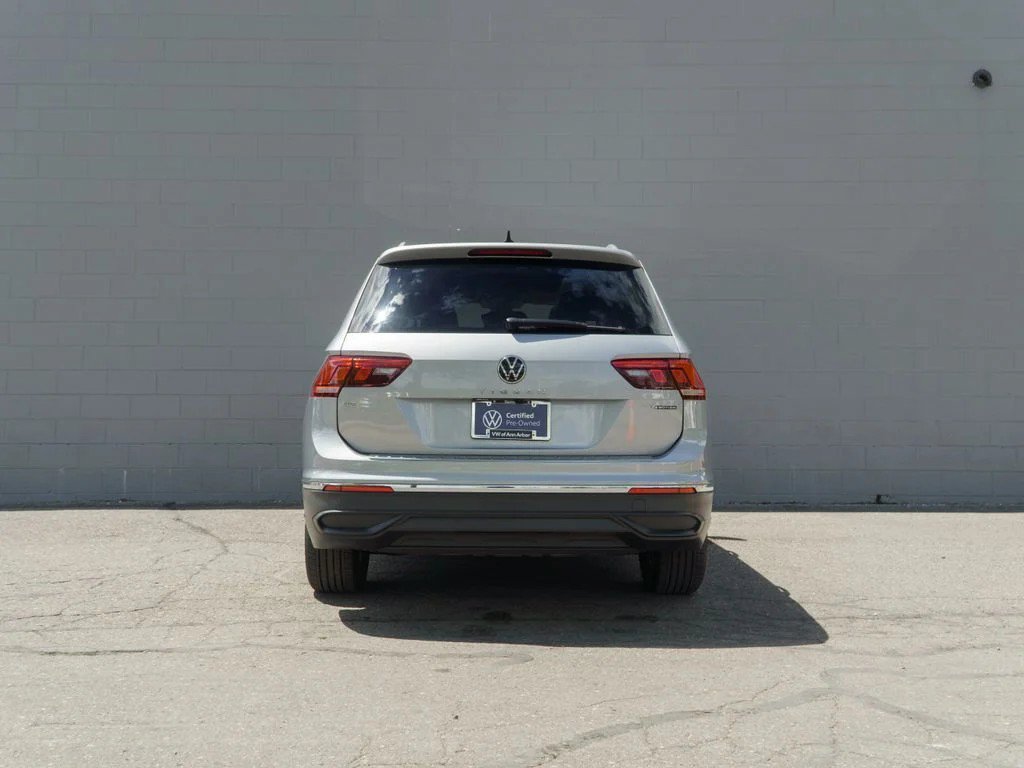 Used 2023 Volkswagen Tiguan SE w/ Panoramic Sunroof Package AWD/4WD image 6