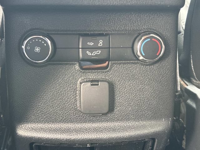 Used 2016 Ford Explorer XLT w/ Equipment Group 202A FWD image 17
