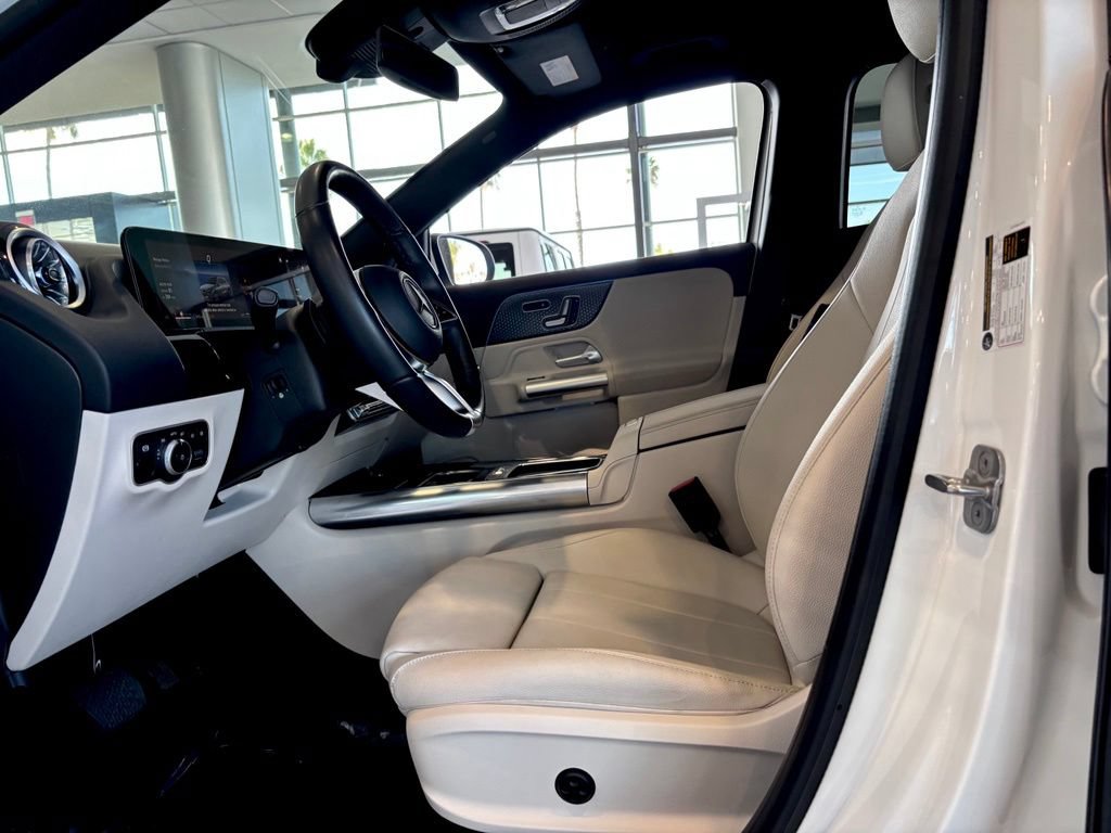 Used 2025 Mercedes-Benz GLA 250 4MATIC w/ Winter Package image 19