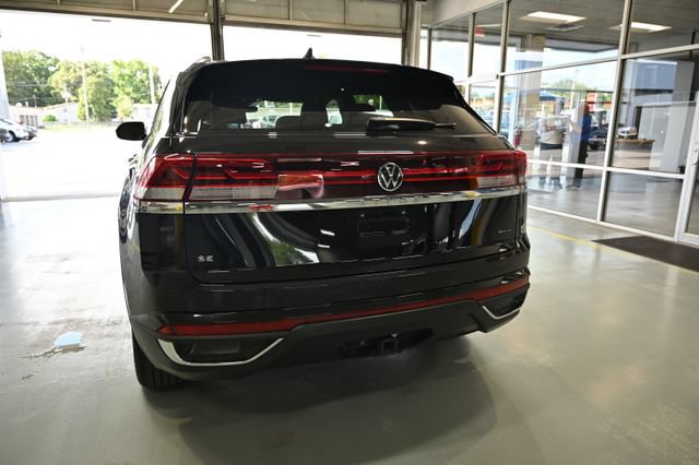 Used 2024 Volkswagen Atlas Cross Sport SE AWD/4WD image 6
