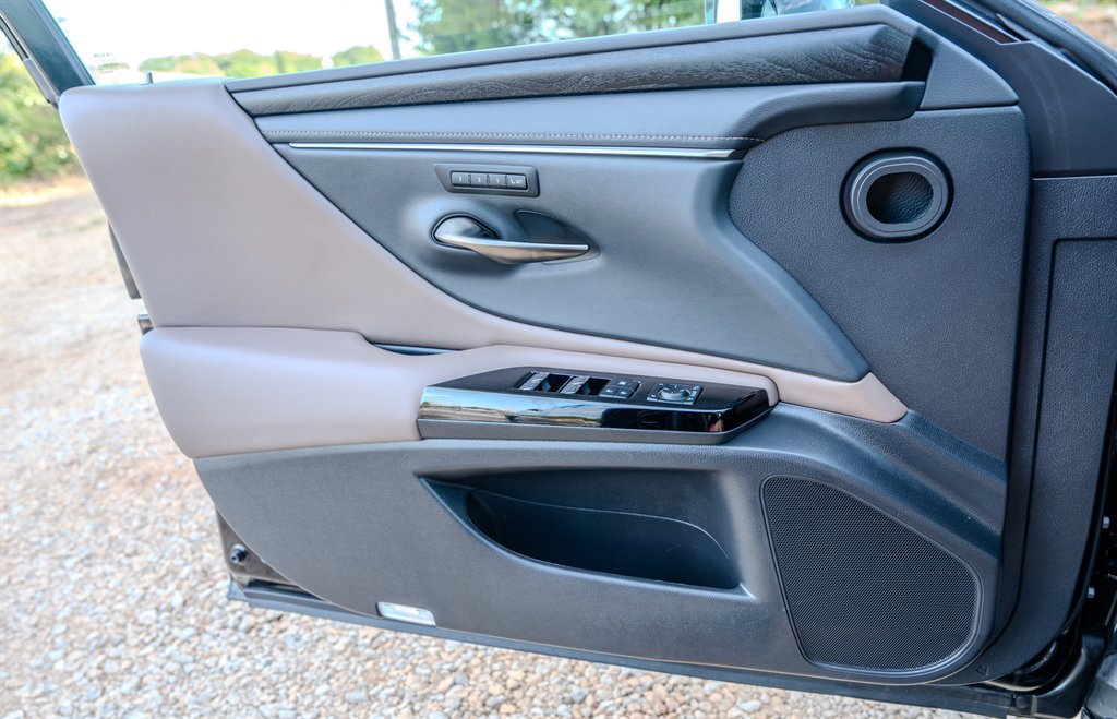 Used 2023 Lexus ES 350 w/ Premium Package FWD image 25