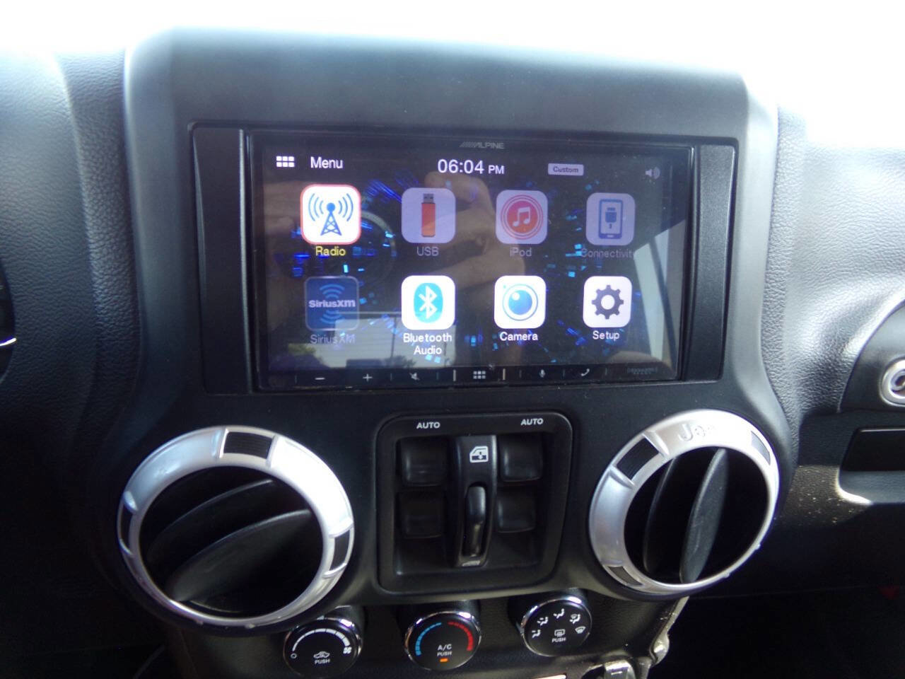 Used 2014 Jeep Wrangler Unlimited Sahara w/ Connectivity Group image 67