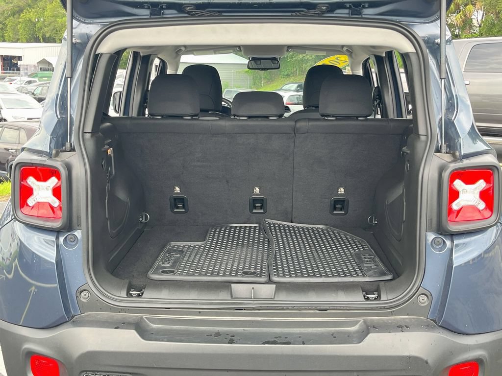 Used 2023 Jeep Renegade Latitude w/ Premium Group AWD/4WD image 25