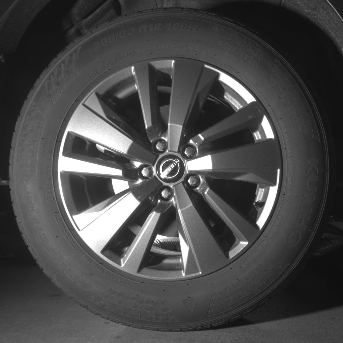 Used 2025 Nissan Pathfinder SV FWD image 15