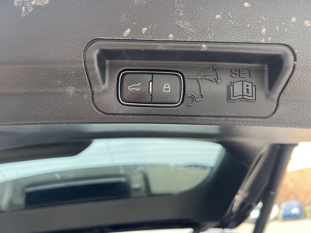 Used 2020 Ford Explorer XLT w/ Equipment Group 202A AWD/4WD image 16