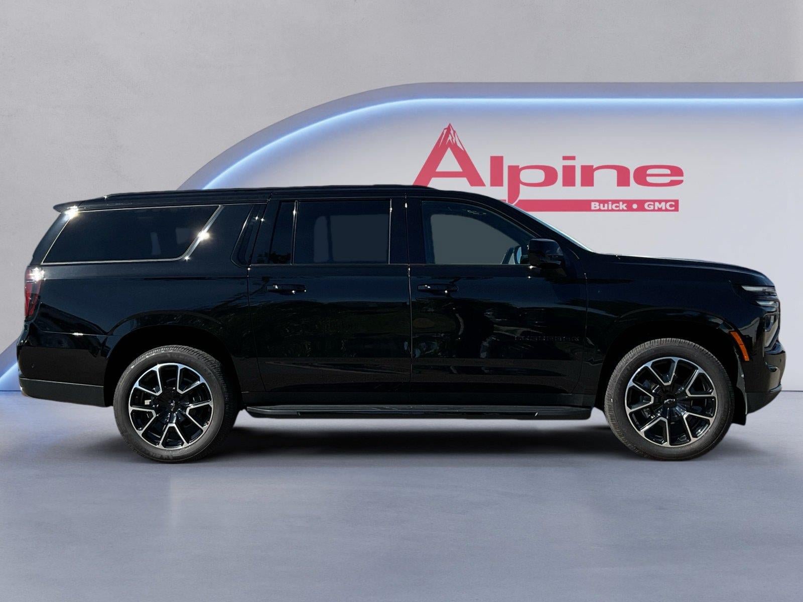 Certified 2025 Chevrolet Suburban RST w/ Sun And Tow Package AWD/4WD image 6