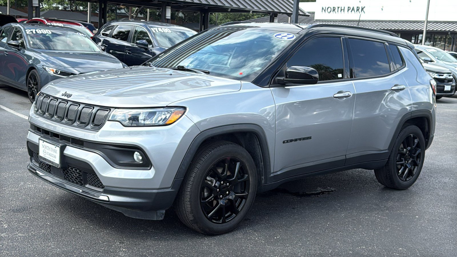 Used 2022 Jeep Compass Latitude FWD image 4