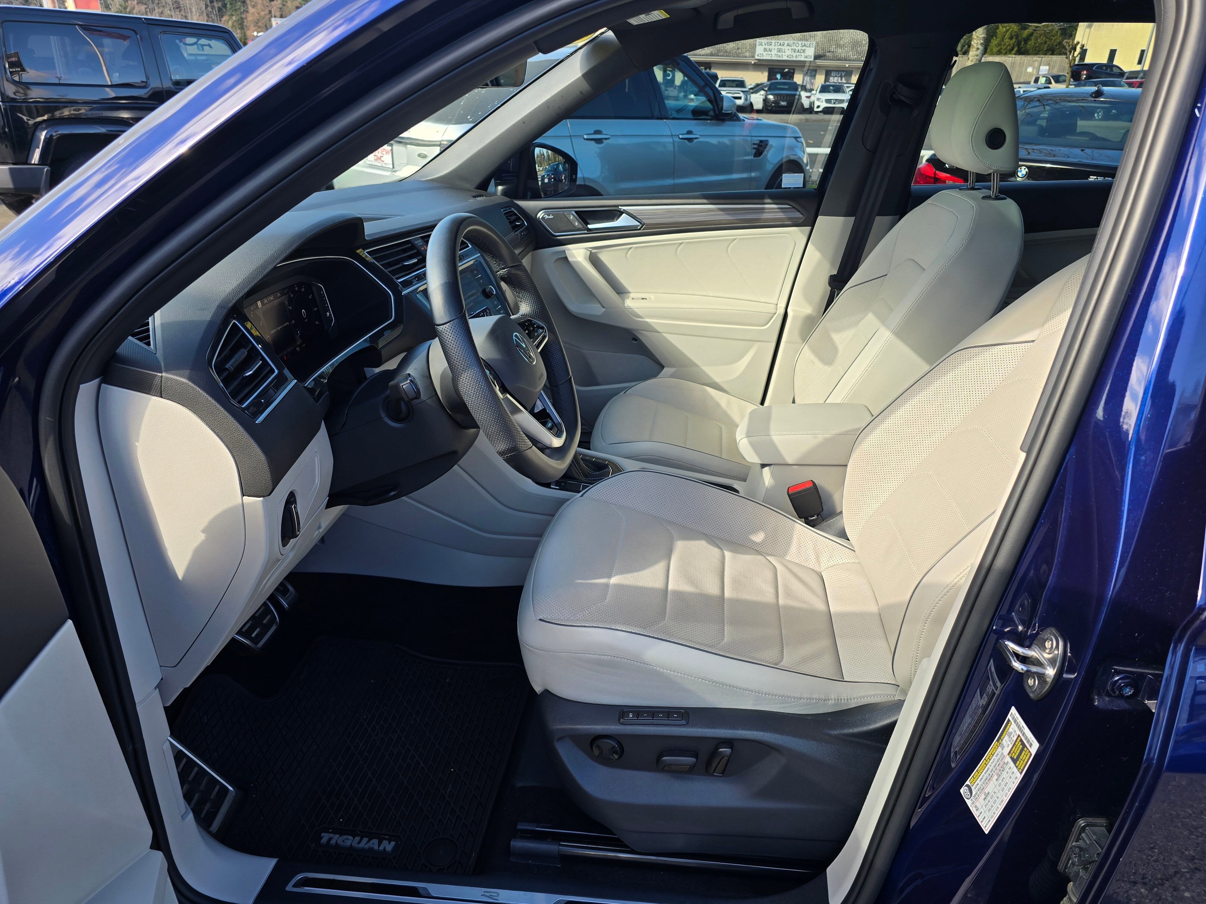 Used 2024 Volkswagen Tiguan SEL R-Line image 20