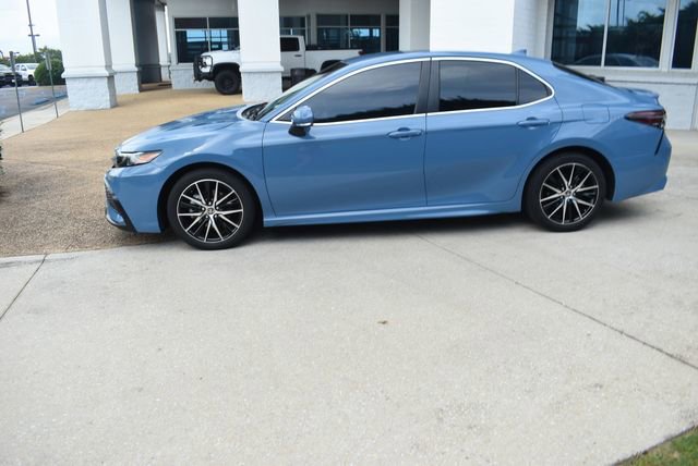 Used 2023 Toyota Camry SE w/ Convenience Package FWD image 6