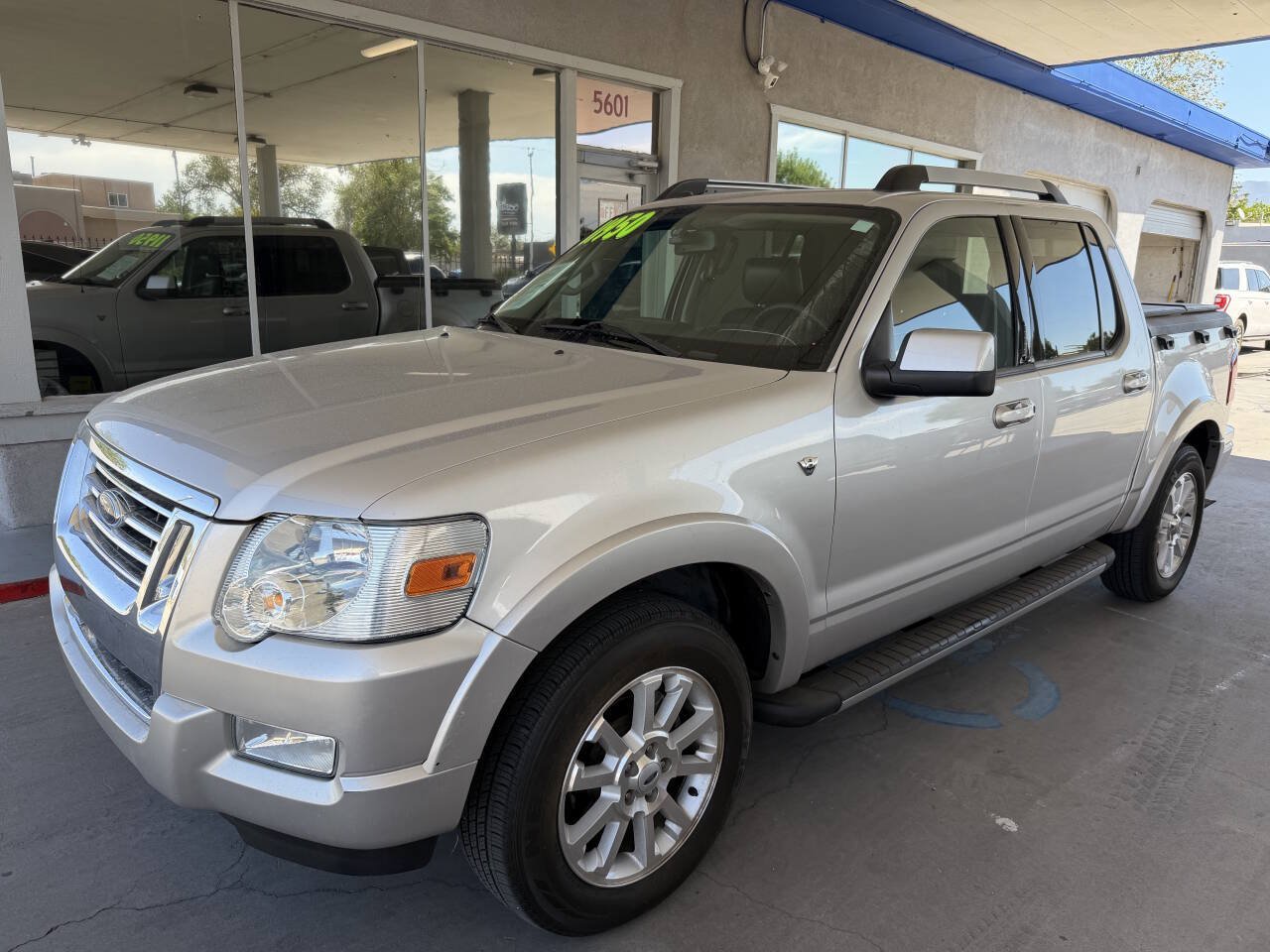 Used 2007 Ford Explorer Sport Trac Limited AWD/4WD image 3
