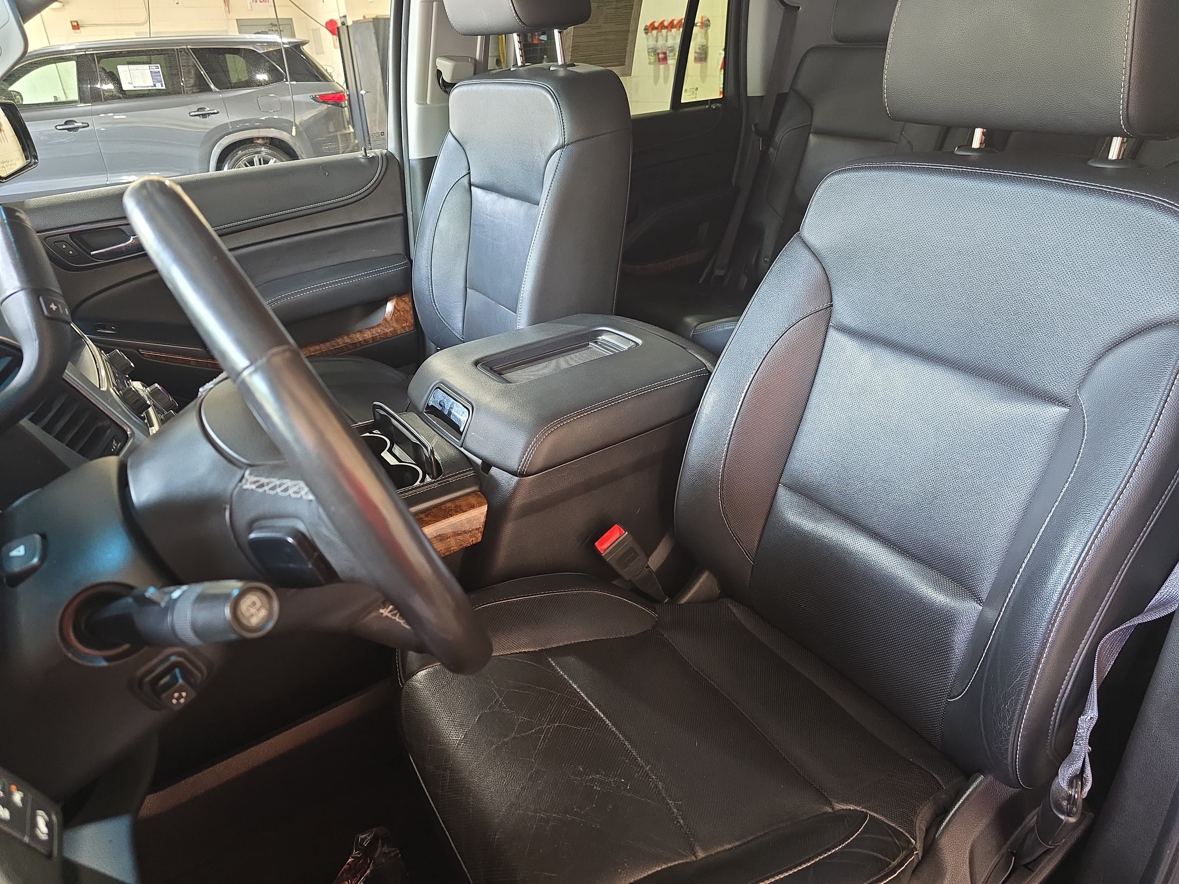 Used 2018 Chevrolet Tahoe Premier AWD/4WD image 16
