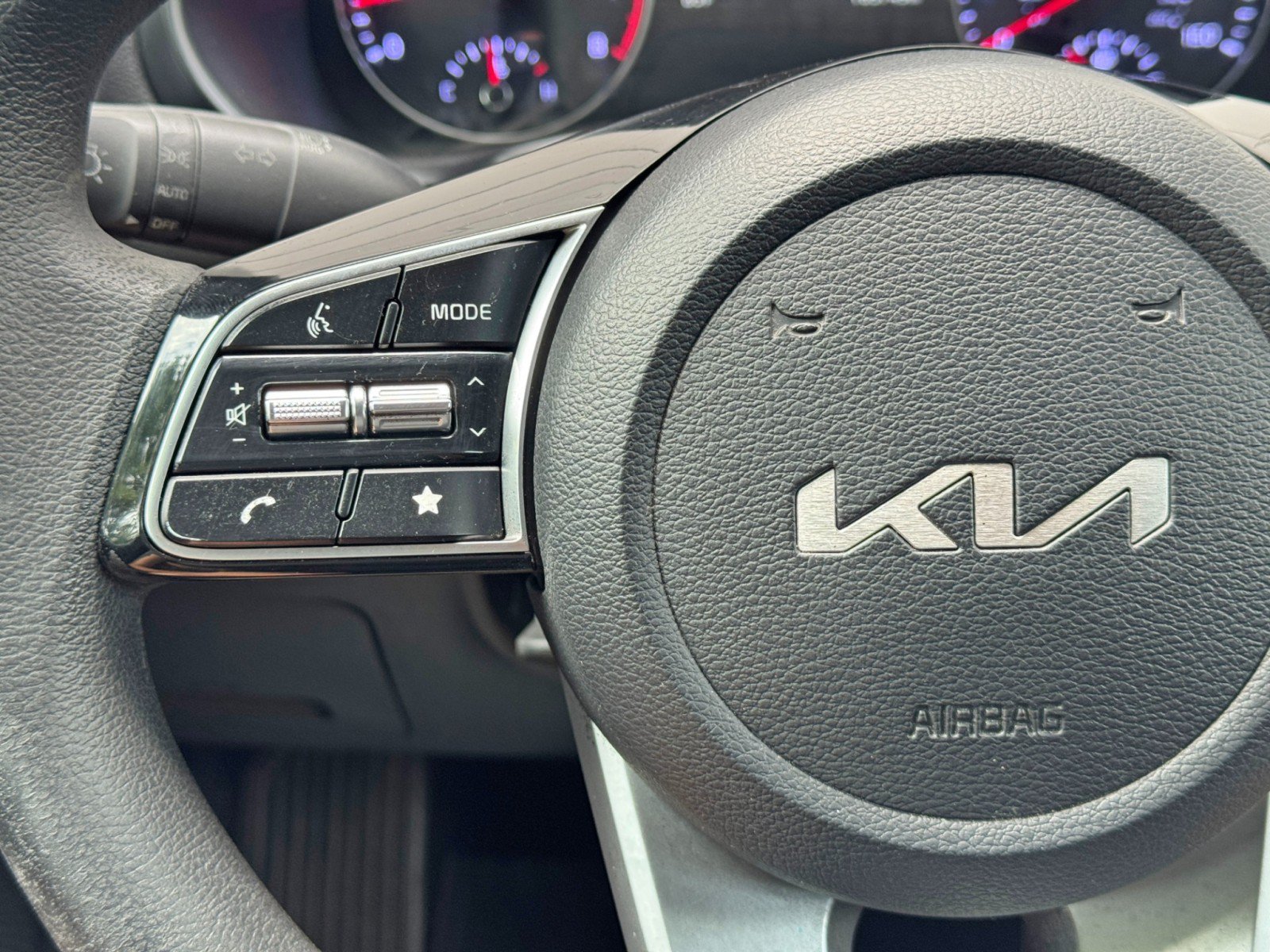Used 2023 Kia Forte LXS FWD image 19