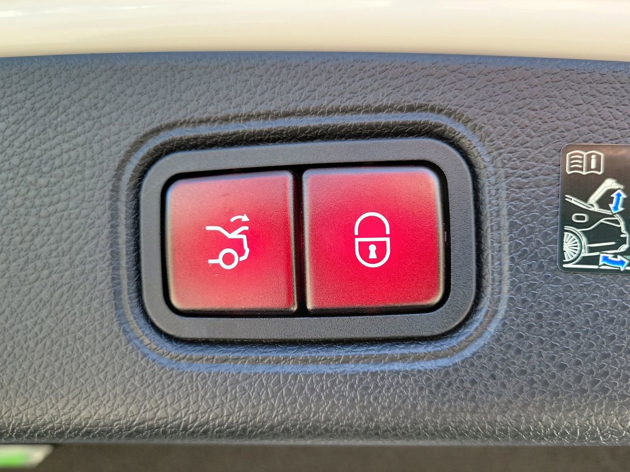 Certified 2023 Mercedes-Benz E 450 Coupe image 9