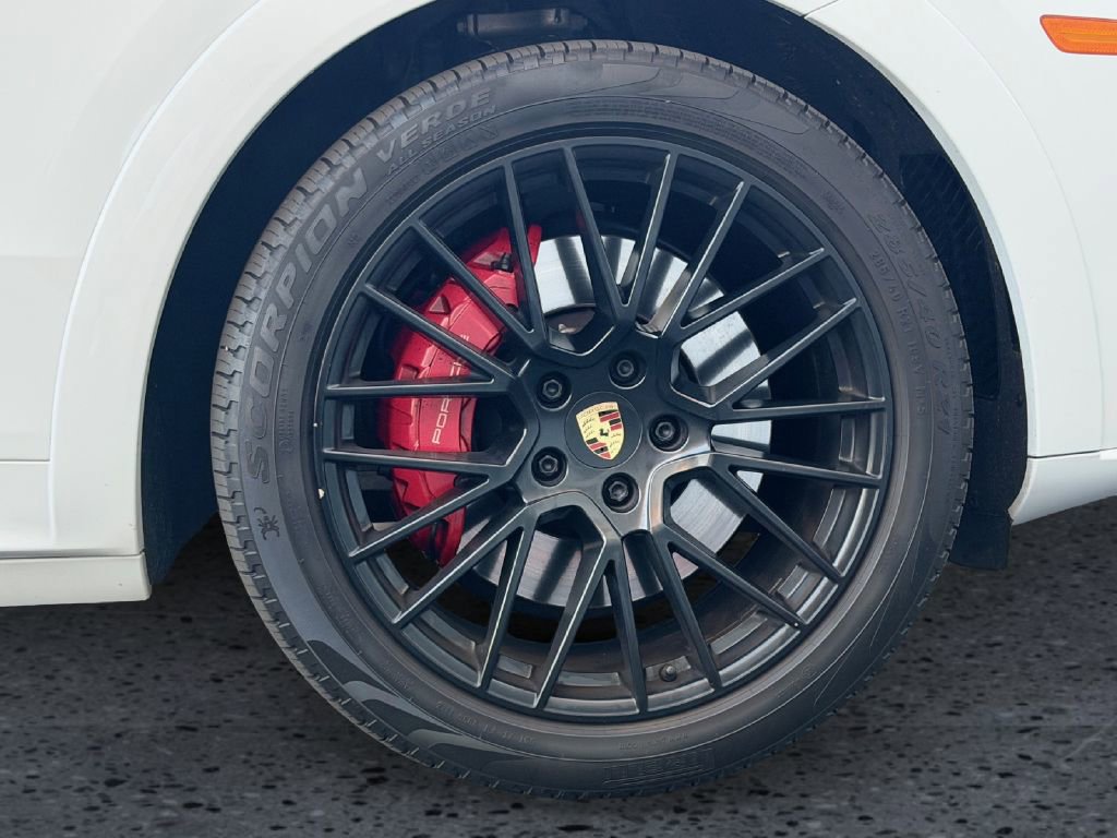 Used 2021 Porsche Cayenne GTS image 17