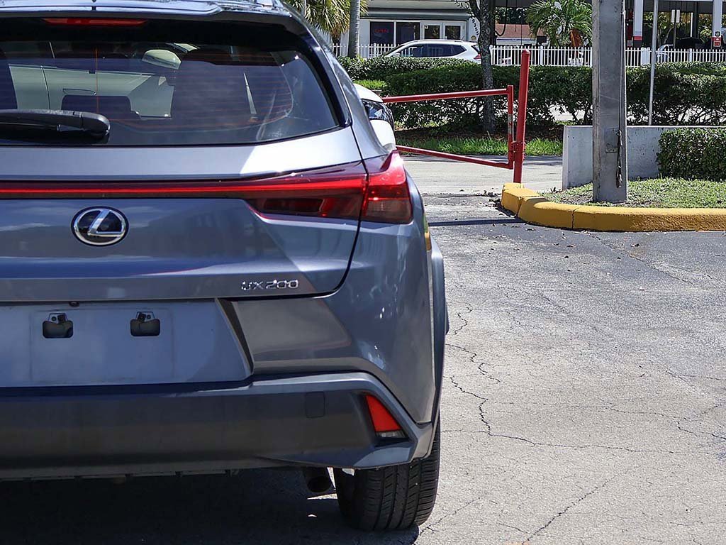 Used 2019 Lexus UX 200 image 15