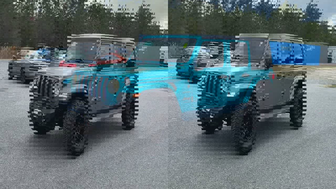 Used 2020 Jeep Wrangler Unlimited Sahara image 4