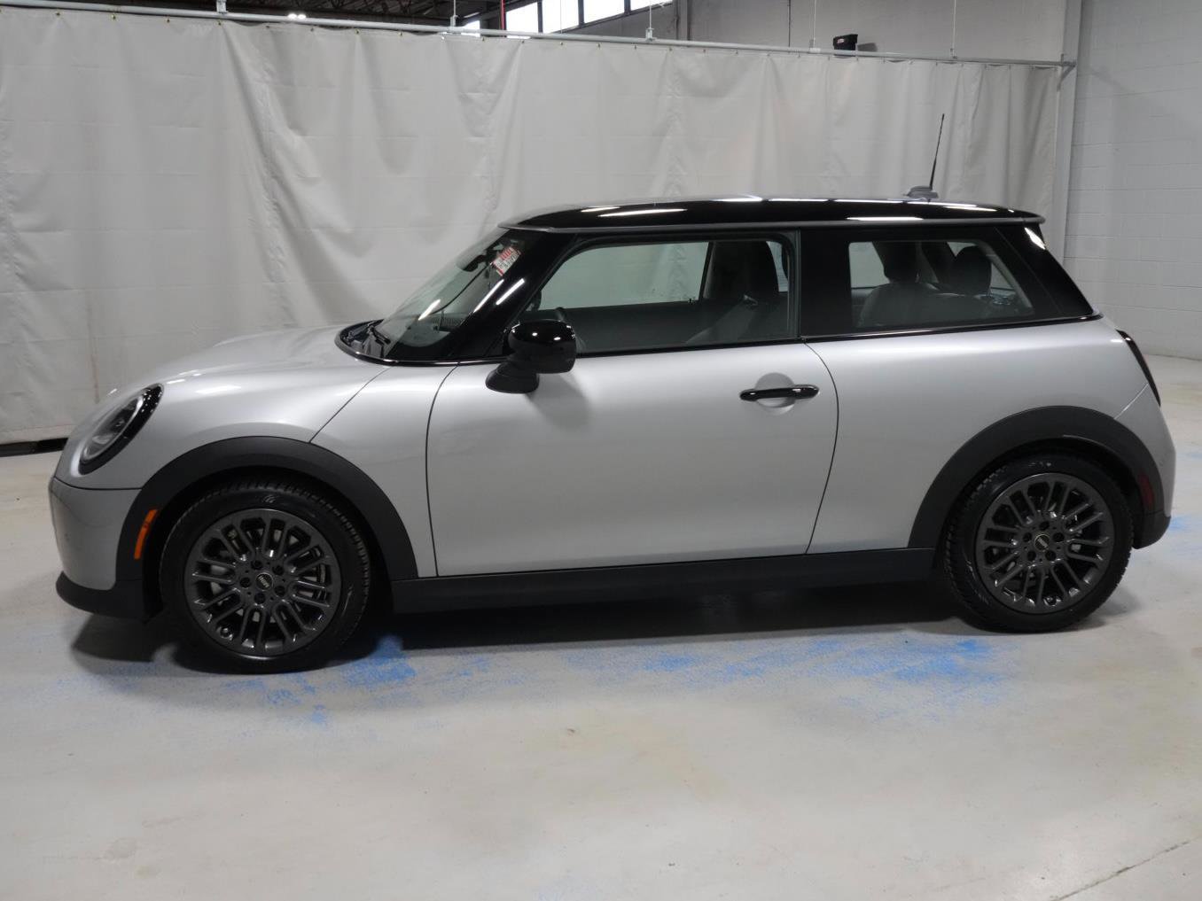 Certified 2025 MINI Cooper 2-Door Hardtop image 13